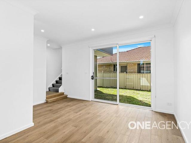 Townhouse for rent in Oak Flats Dc, New South Wales