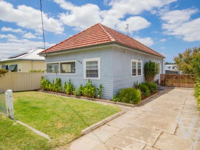 House for rent in Warners Bay, Newcastle-Maitland