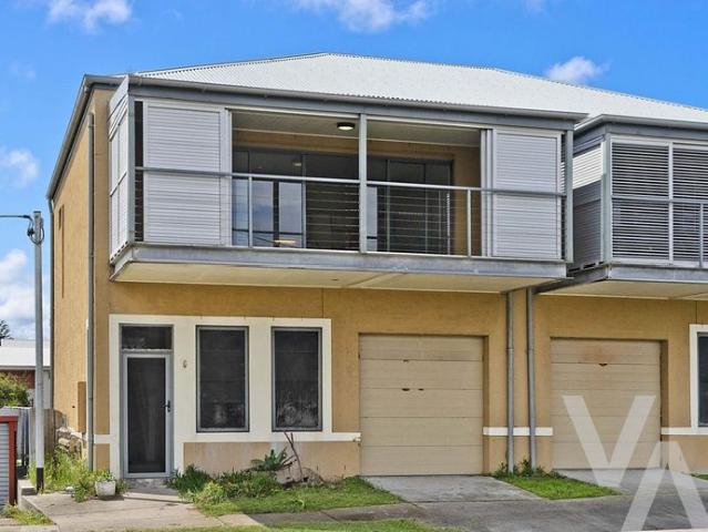 Townhouse for rent in Newcastle, Newcastle-Maitland