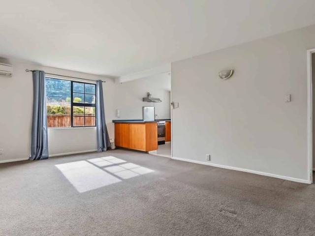 House for rent in Chaslands, Canterbury