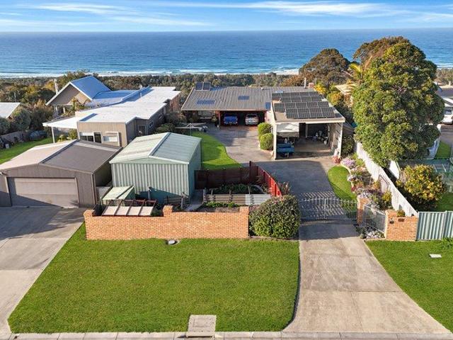House for sale in Lakes Entrance, Victoria