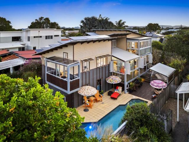 House for sale in Mermaid Beach, Gold Coast City