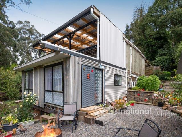 House for sale in Cockatoo, Melbourne