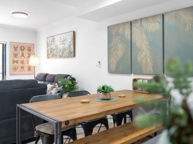 Apartment for sale in Redlynch, Queensland