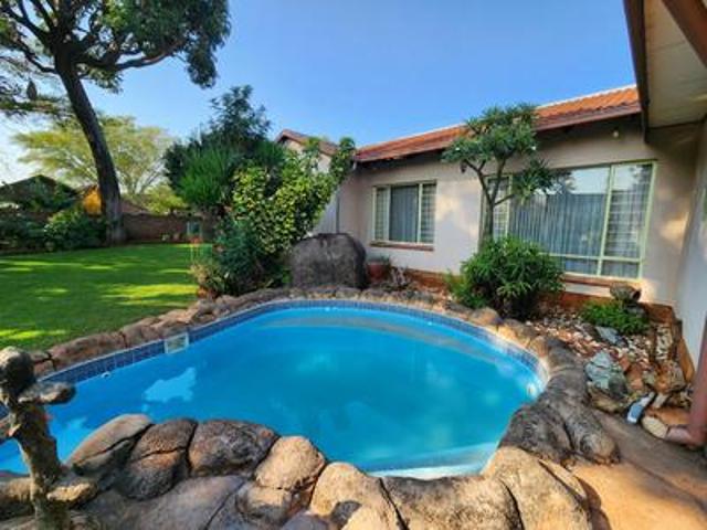 House for sale in Theresapark, Waterkloof