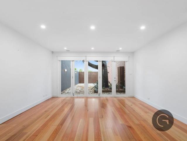 Townhouse for rent in Camerons Creek, Victoria