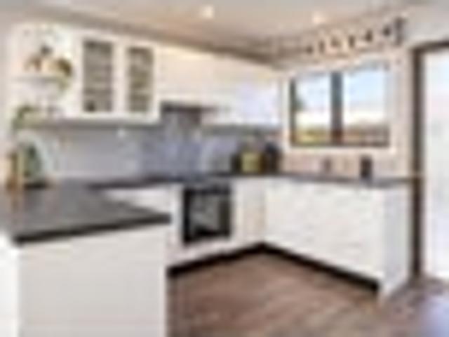 Townhouse for sale in Greenmeadows West, Napier City