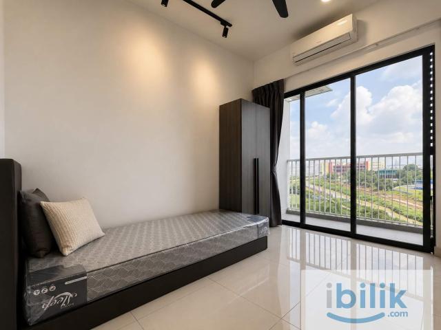 Room for rent in Petaling, Alam Impian