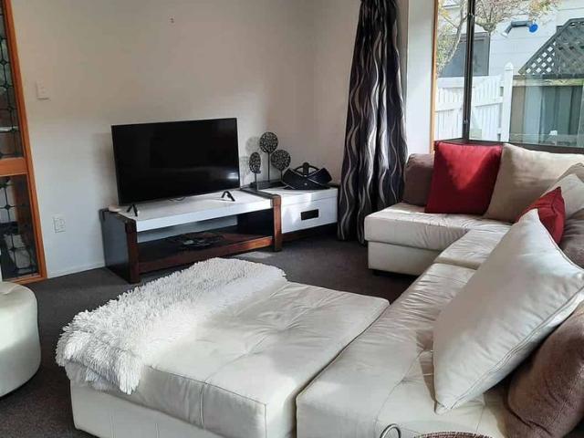 Townhouse for rent in Heathcote, Canterbury