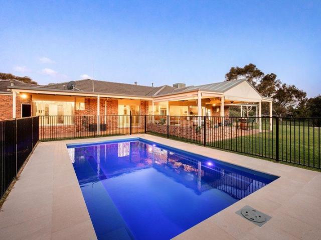 Cottage for sale in Gerogery, New South Wales
