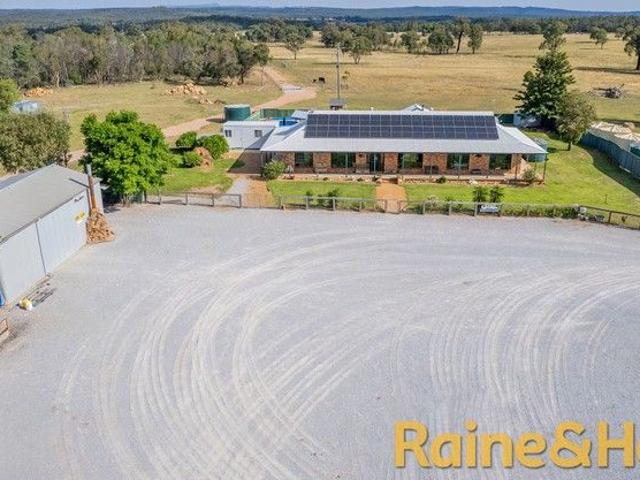 Cottage for sale in Dubbo