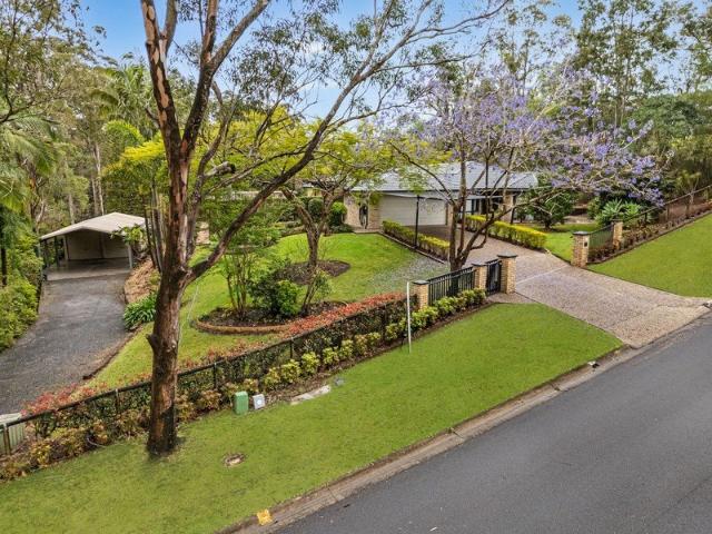 Cottage for sale in Mount Nathan, Gold Coast City