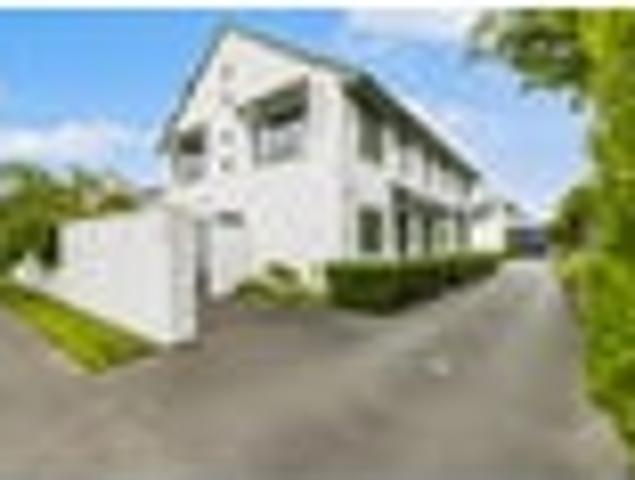 Townhouse for sale in Heathcote, Canterbury