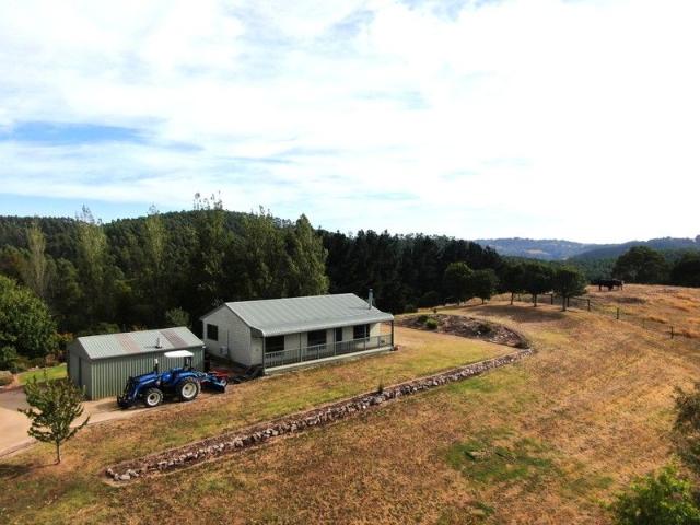 Cottage for sale in Victoria