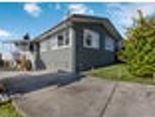 House for sale in Oratia