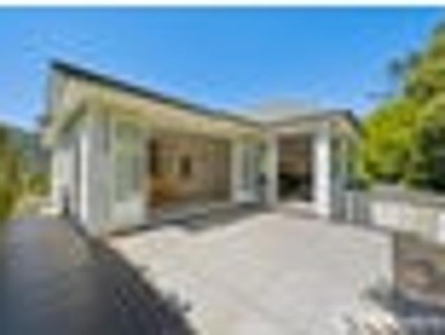 House for sale in Pinehaven, Upper Hutt