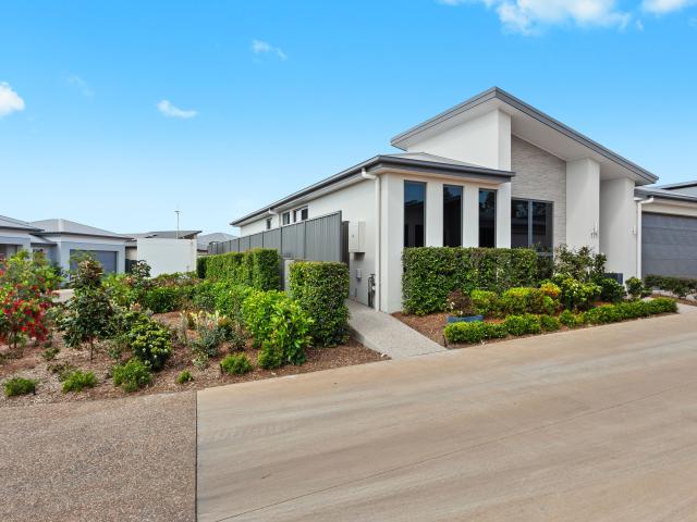 Villa for sale in Highfields, Queensland