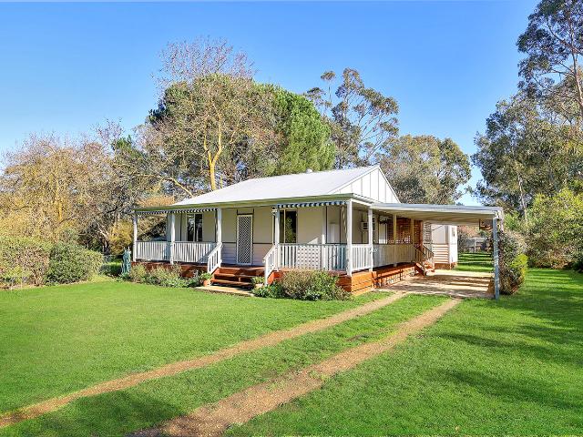 House for sale in Kirkstall, Victoria