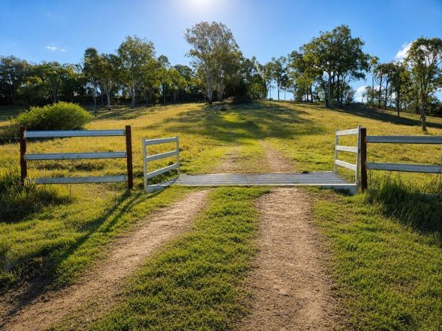 Cottage for sale in Cherry Creek, Queensland