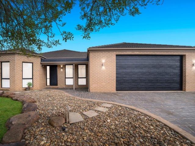 House for sale in Dunraven Heights, Melbourne