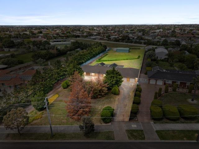 House for sale in Kingston Gardens, Melbourne