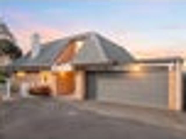 House for sale in Chaslands, Canterbury