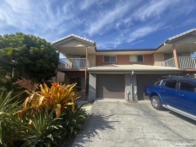 Townhouse for rent in Meadowbrook Place, Greater Brisbane