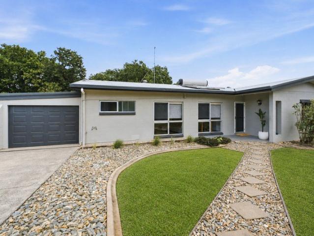 House for sale in Kewarra Beach, Queensland