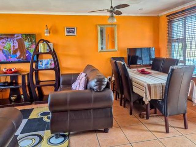 House for sale in Blue Downs, Western Cape