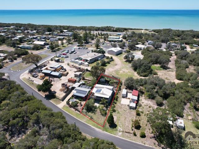 House for sale in Victoria