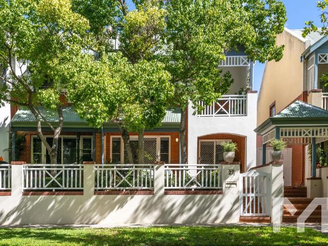 Townhouse for sale in Eastern Suburbs Mc