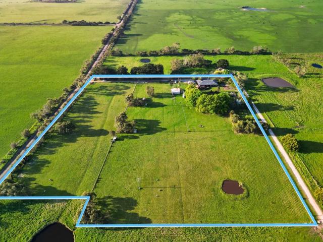 Cottage for sale in Outtrim, Victoria