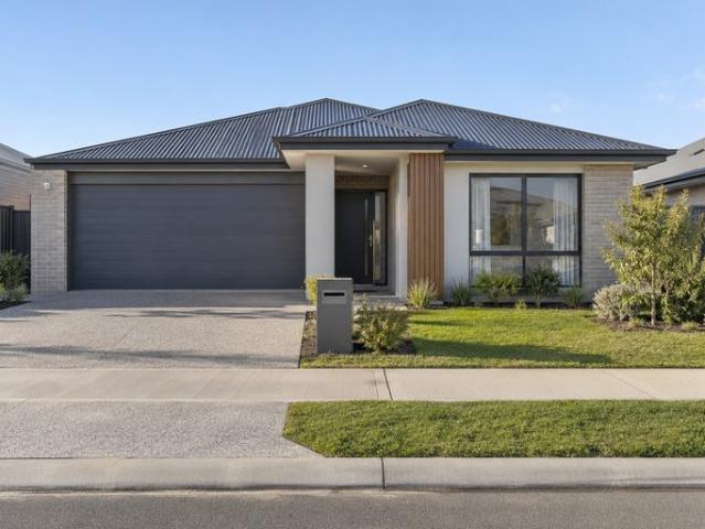 Cottage for sale in Ravenswood, Western Australia