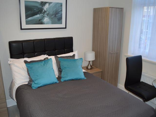 Room for rent in Newbury Park, Greater London