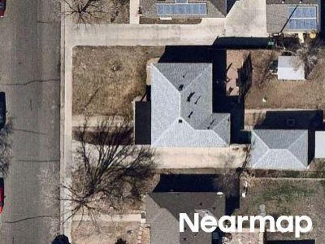 House for sale in Aurora
