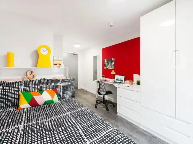 Apartment for rent in Plasnewydd, Falcon Lodge