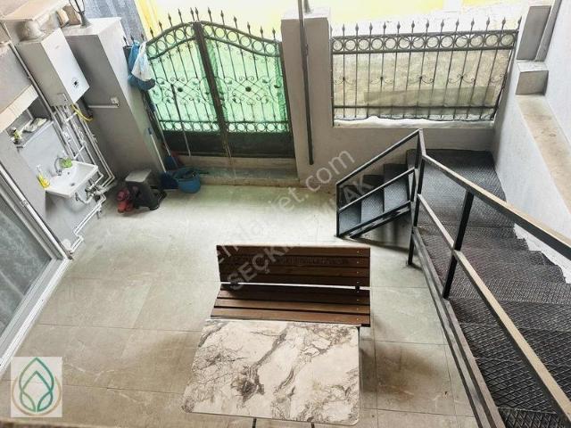 Yukarıkızılca Merkez Mahallesi, Kemalpaşa içerisinde satılık Villa
