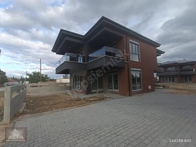 Yukarı Söğütönü Mahallesi, Tepebaşı içerisinde satılık Villa
