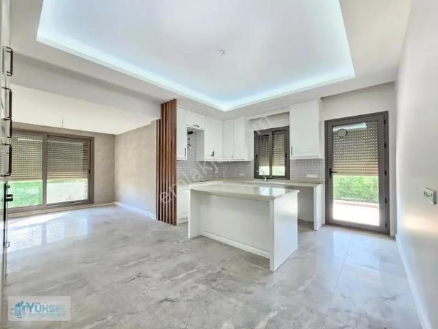 Başkarcı Mahallesi, Merkezefendi içerisinde satılık Villa
