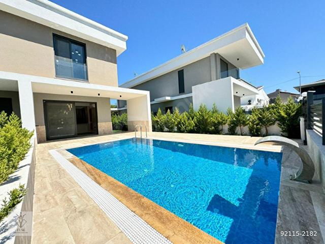 Alaçatı Mahallesi, Çeşme içerisinde satılık Villa