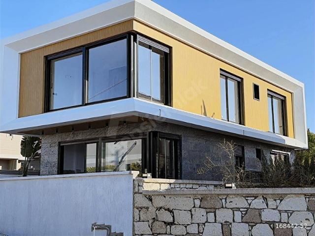 Çeşme, İzmir içerisinde satılık Villa