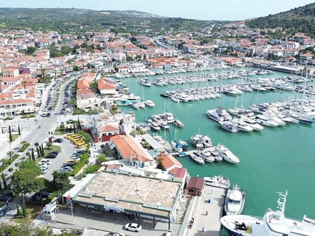 Çeşme, İzmir içerisinde satılık mülk