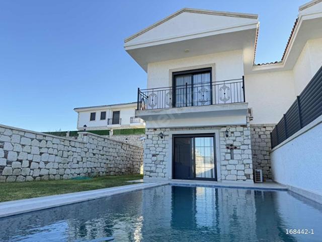 Çeşme, İzmir içerisinde satılık Villa