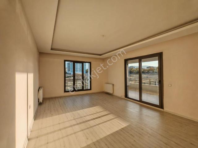 Yakınca Mahallesi, Yeşilyurt içerisinde kiralık mülk