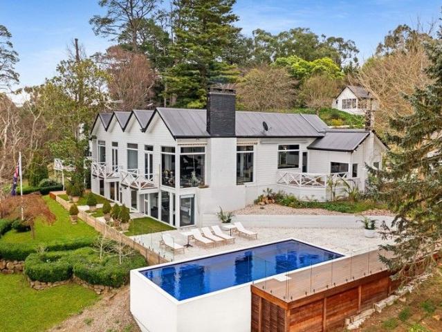House for sale in Beaconsfield Upper