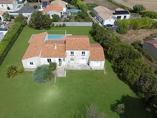 Maison vente à La Rochelle, Yves