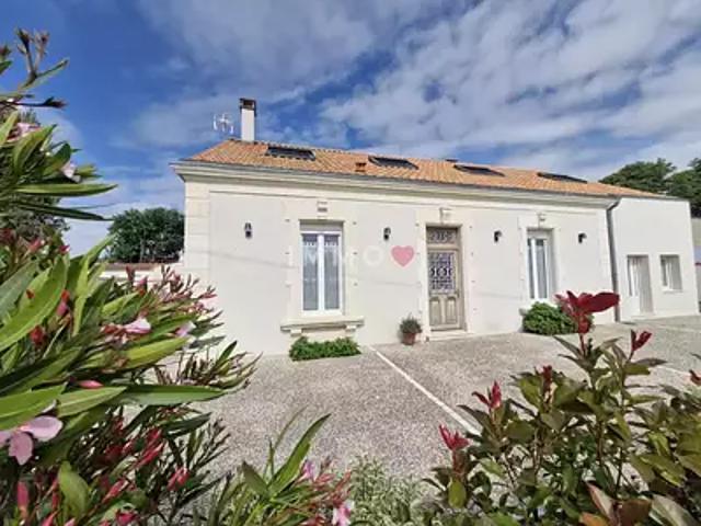 Maison vente à La Rochelle, Yves