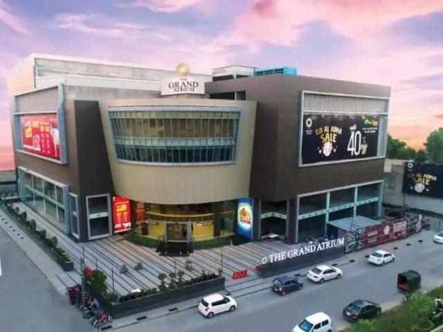 Commercial for rent in تحصیل فیصل آباد شہر, فیصل آباد ڈویژن