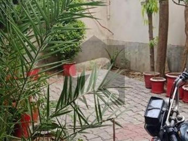 House for sale in Faisalabad, Islamabad Capital Territory