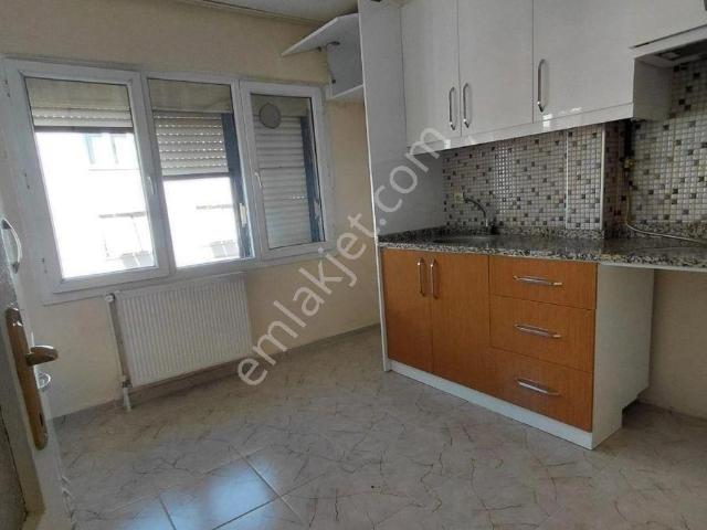 Karabağlar, İzmir içerisinde kiralık mülk